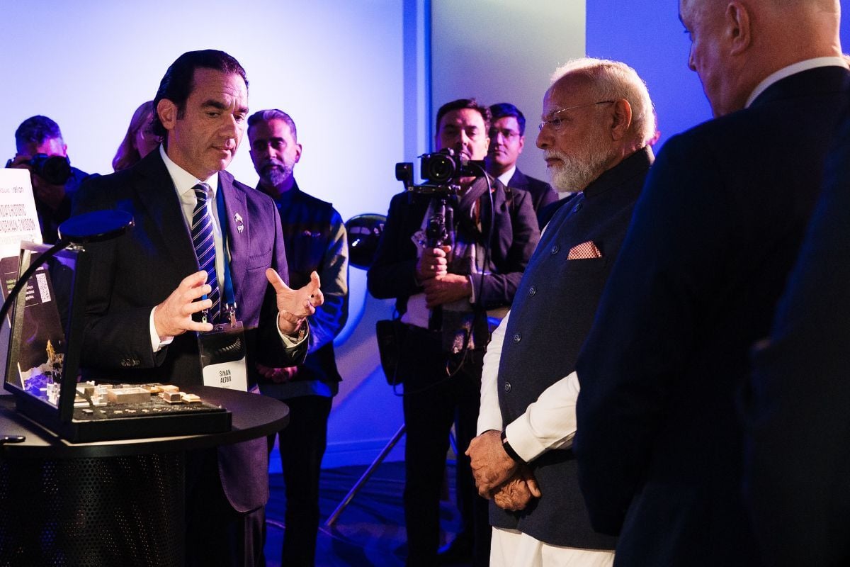PM Modi visit business showcase Rakon - explanation by CEO Sinan Altug